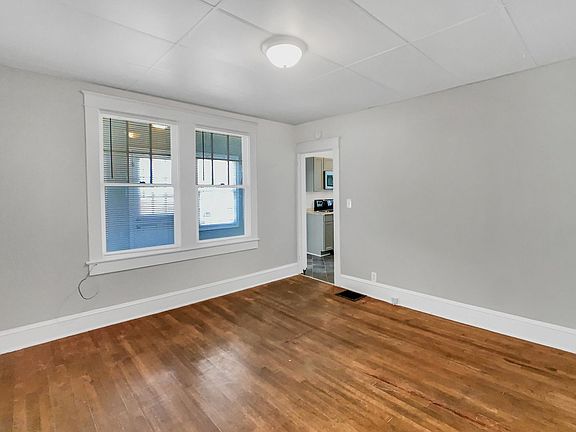 3rd image of 1115 8th Ave