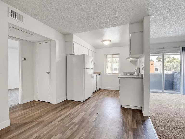 Sundance Village Apts — Photo 50
