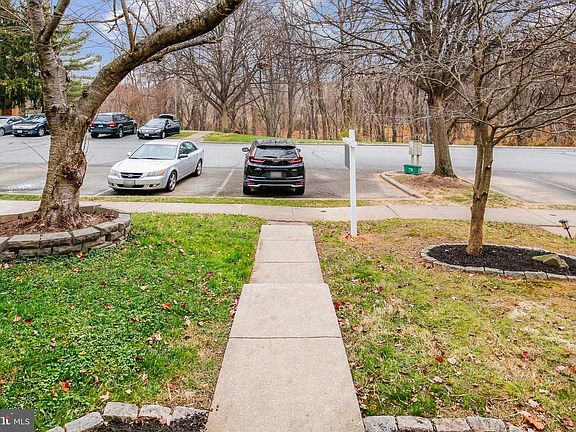 5th image of 528 Coral Reef Dr