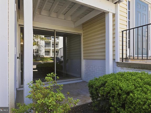 5th image of 20332 Beaconfield Ter APT 101