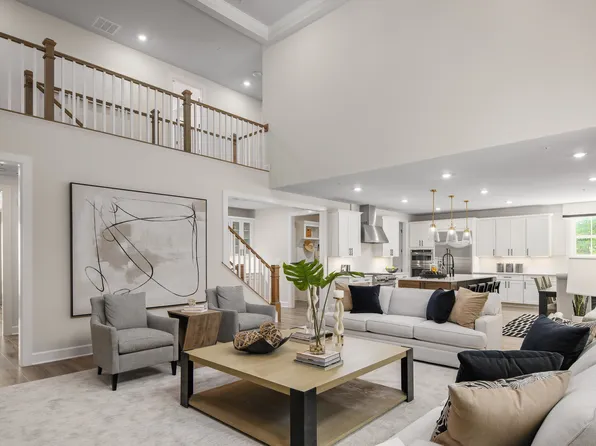 320 James Cloud Cir, Glen Mills, PA 19373