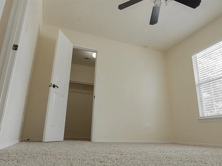1902 Vernal Glen Cir — Photo 22