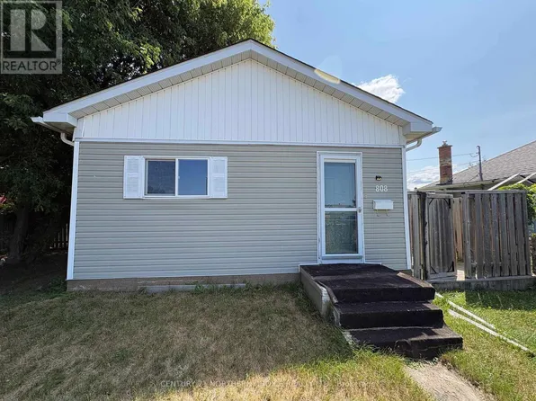 808 Portage Ave, Fort Frances, ON P9A 2A6
