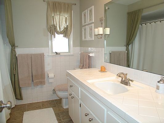 2nd image of 3723 Dartmouth Dr