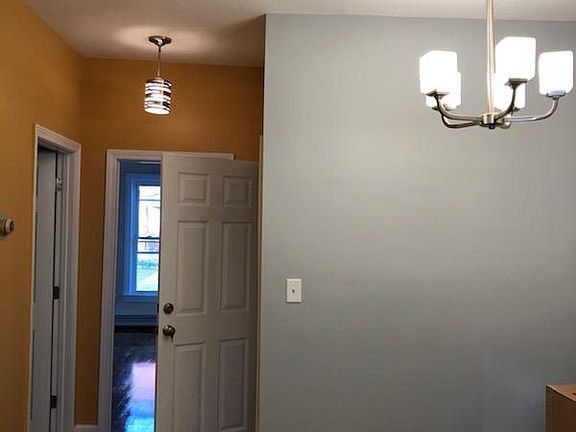 eat in kitchen space