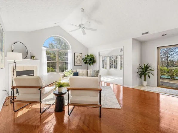 4289 Bridgelane Pl #31, New Albany, OH 43054