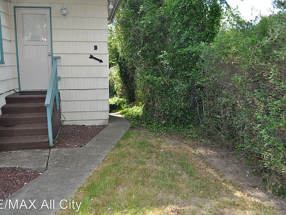 4th image of 15245 9th Ave SW #B