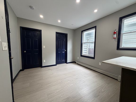 3rd image of 190 Ridge St #4A