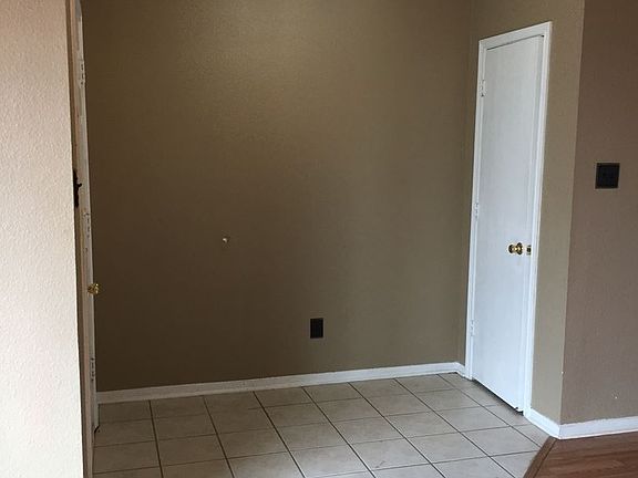 3rd image of 4104 Rainlily St