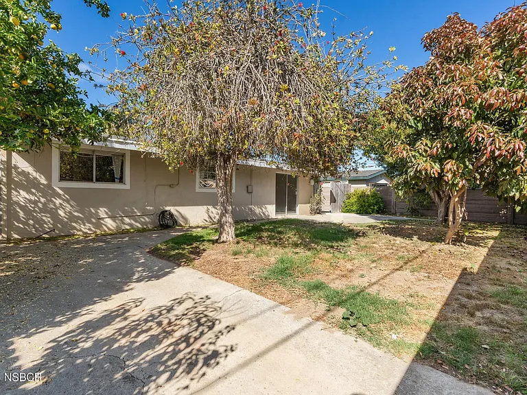 400 E Cherry Ave — Photo 29