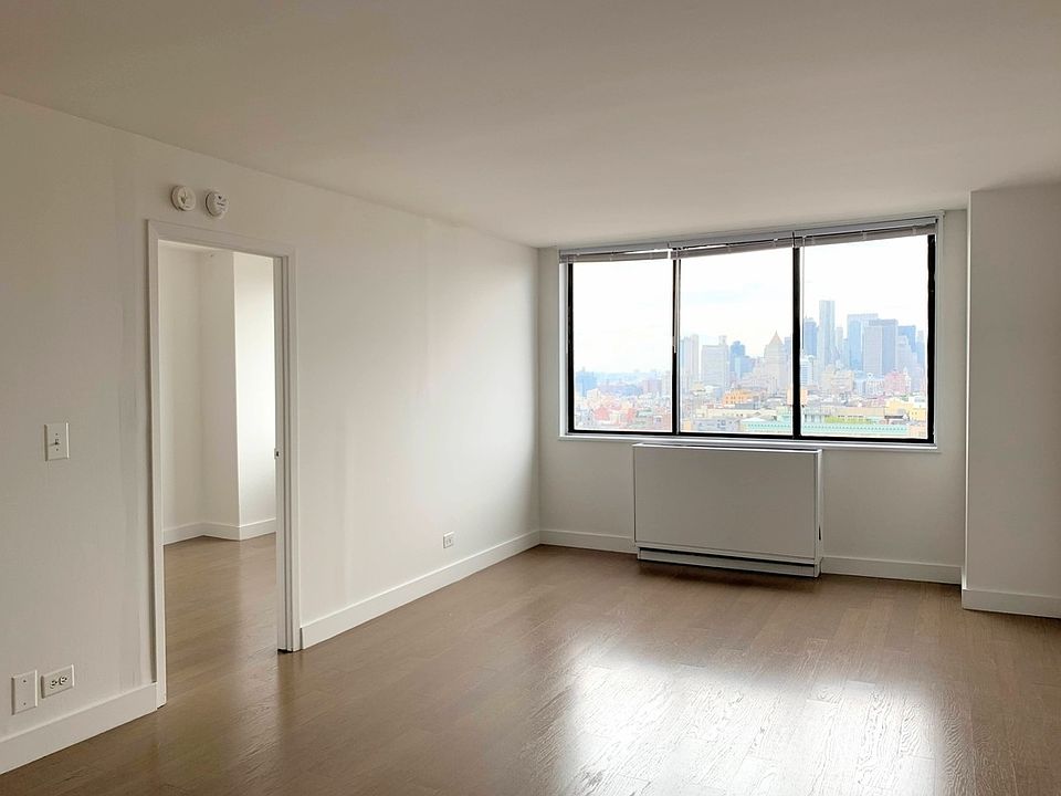 1st image of 300 Mercer St APT 30I