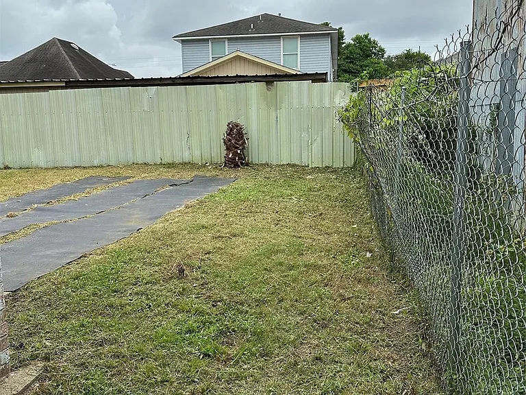 304 S Lockwood Dr — Photo 22