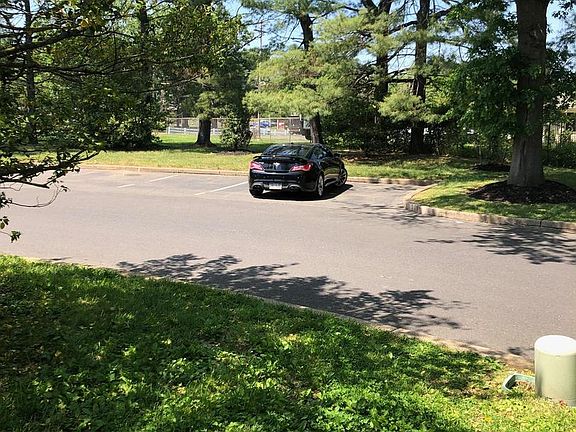 3rd image of 15 Heather Ct