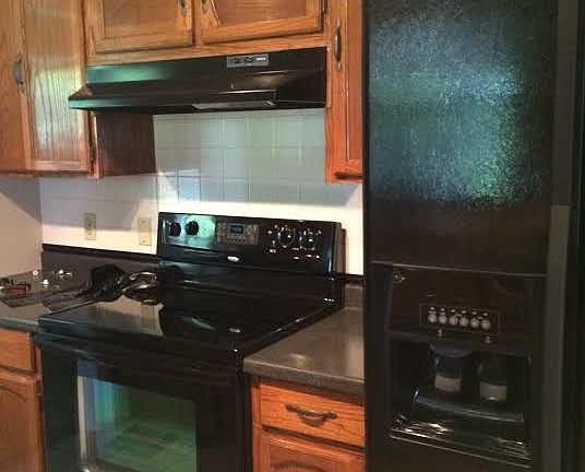 Appliances remain in kitchen