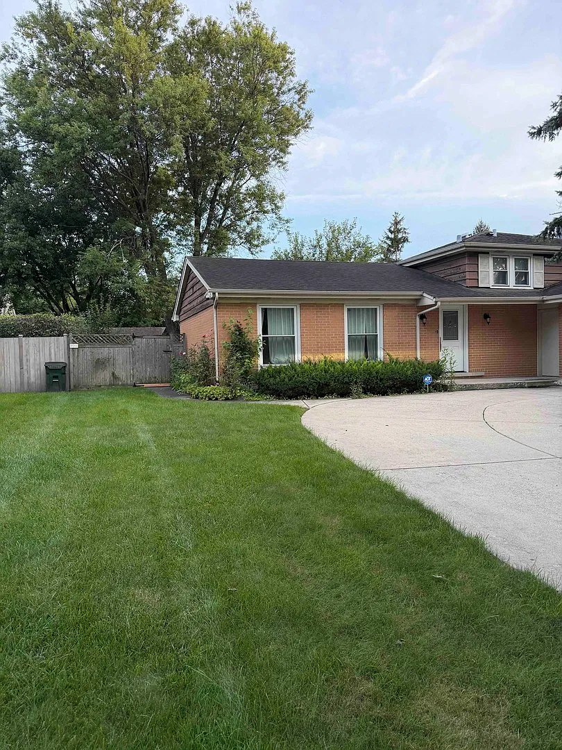 3 bed, 2100 sqft, $4,850 — Photo 1