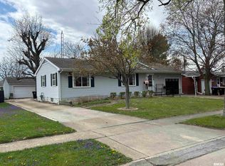 205 Sherwood Way, Bloomington, IL