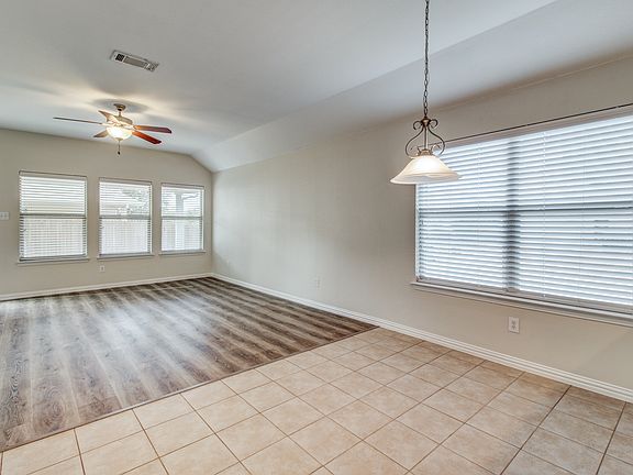 5th image of 2100 Willow Creek Dr
