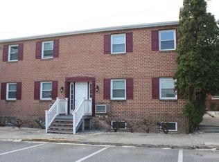 31 Center Sq #1, New Oxford, PA 17350
