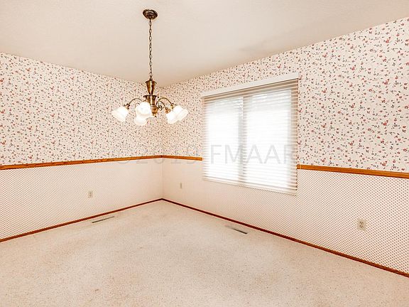 5th image of 801 12th Ave E