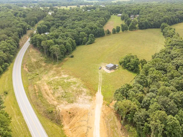 1756 Collinwood Hwy, Collinwood, TN 38450