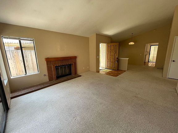 5th image of 15943 Sunnyfield Pl