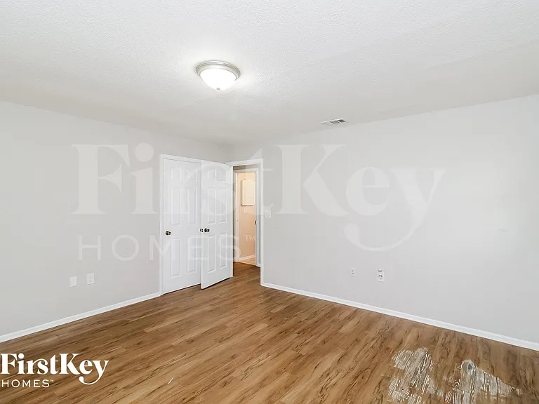 2435 Duke Ln — Photo 10