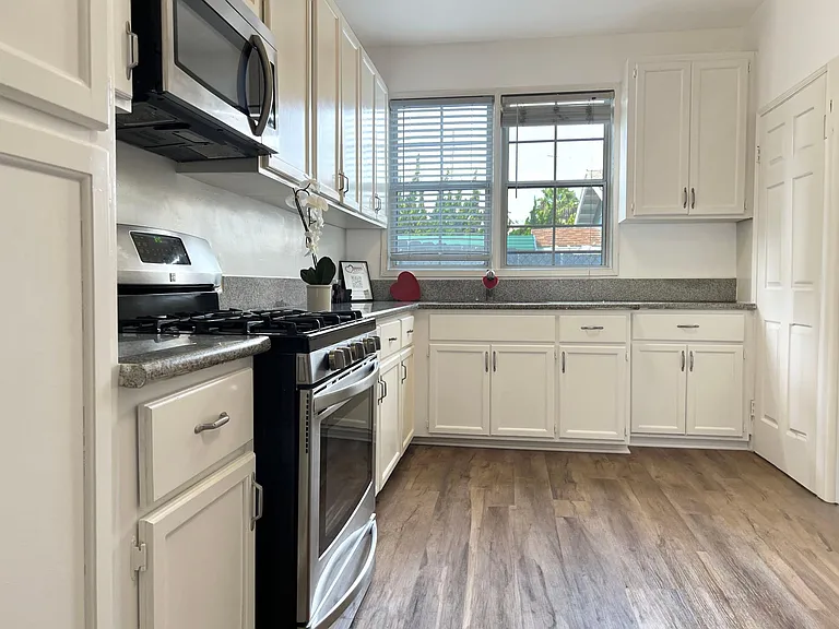 703 Linden Ave #703 — Photo 8