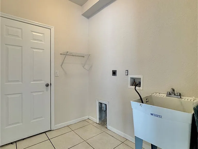 530 Kilgour Ave — Photo 42