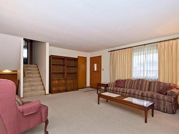 4th image of 1380 Firwood Dr