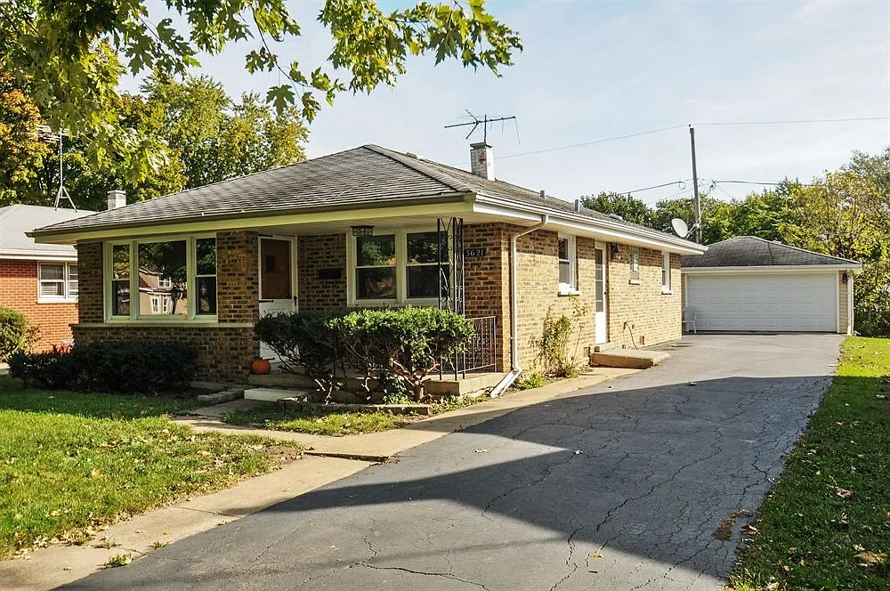 3621 Halsted Blvd photo 1