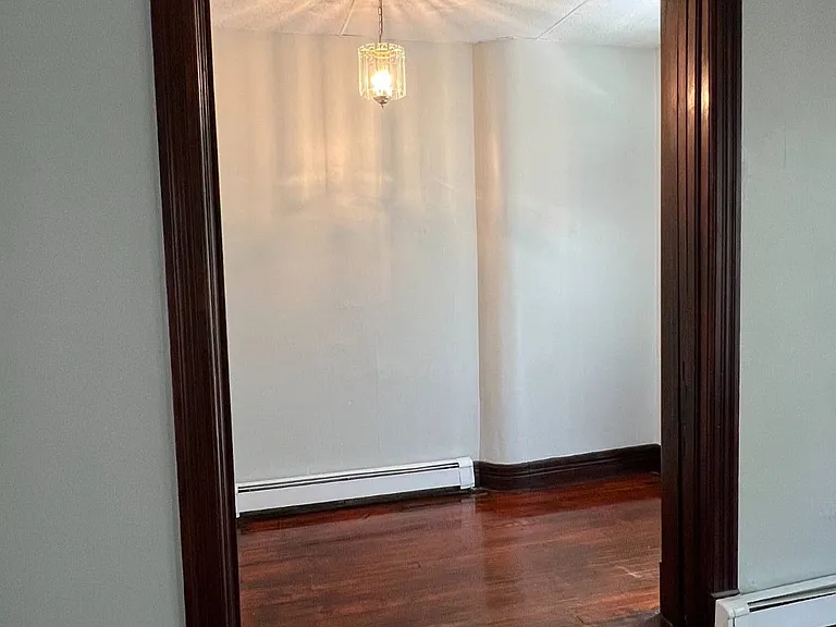 1053 Park Ave — Photo 4