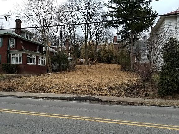 3rd image of 525 N Main St
