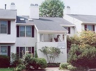 25 Mallard Ct, Three Bridges, NJ 08887