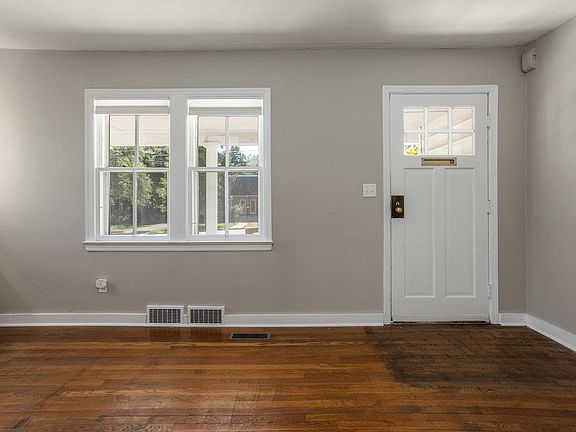 3rd image of 210 New York Ave