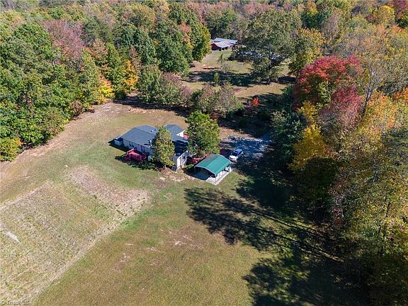 4th image of 250 Bonnie Lou Ln
