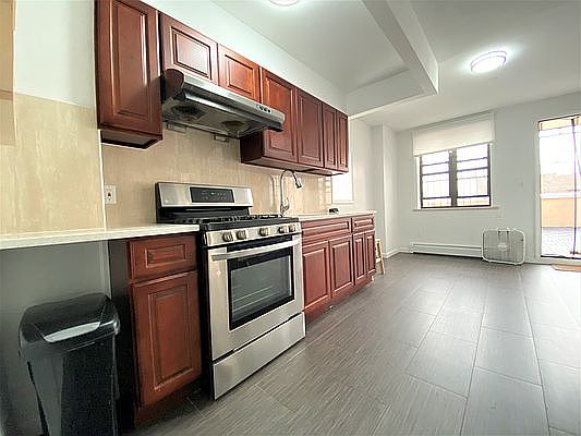 4th image of 733 57th St #4