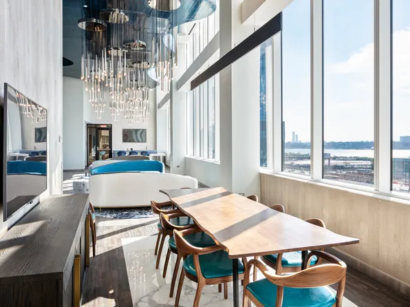 515 West 36th Street image 14 of 22