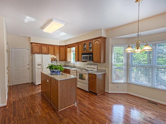 3rd image of 4211 Kings Court Dr