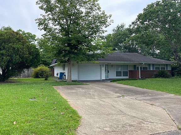 3rd image of 2518 Clairmont Ave