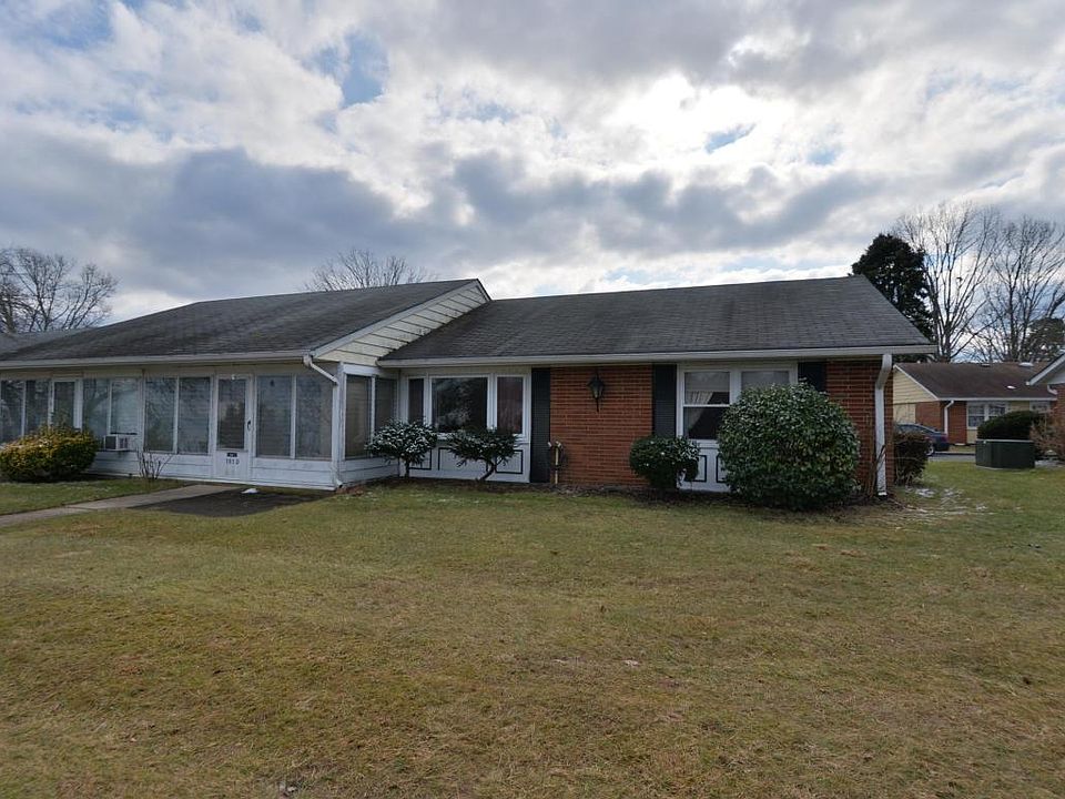 1st image of 385D Chatham Ct