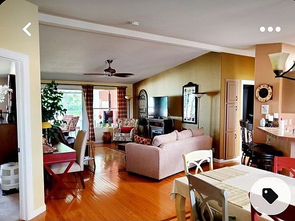 Open dinning room - livingroom