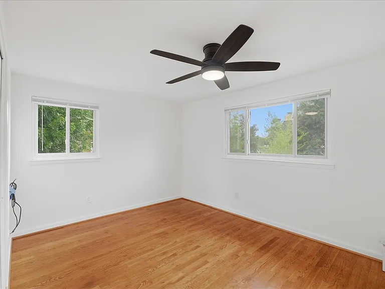 709 N Pryor St — Photo 23