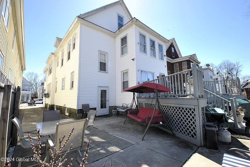 4th image of 65 Summit Avenue