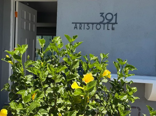 391 Aristotle St, Simi Valley, CA 93065