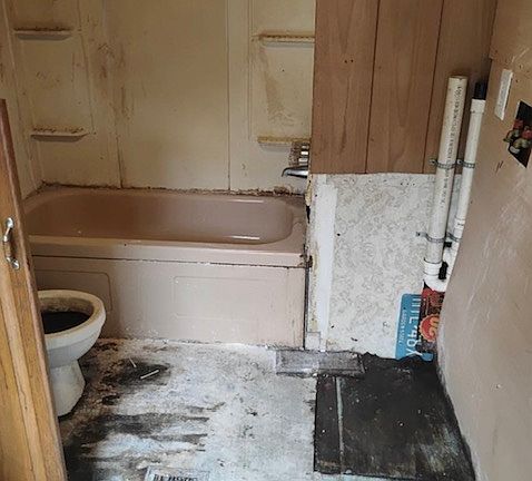 3rd image of 3610 Kingsley Ave #7