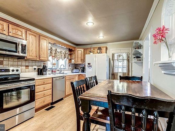 3rd image of 12208 Fitzgerald Way