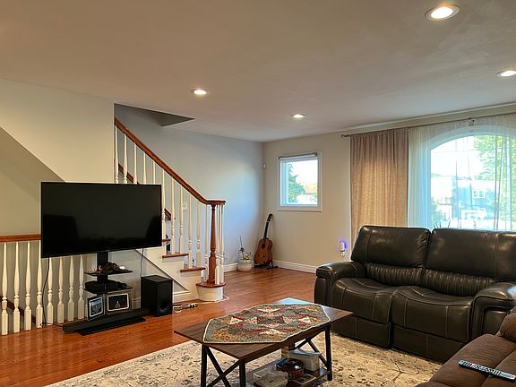 5th image of 4 Kiesewetter Ln #1