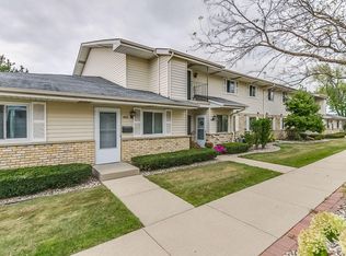 7120 Mariner Dr, Racine, WI 53406