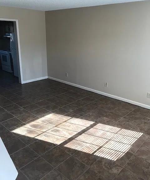 41 Carriage Ln #1-8 — Photo 3