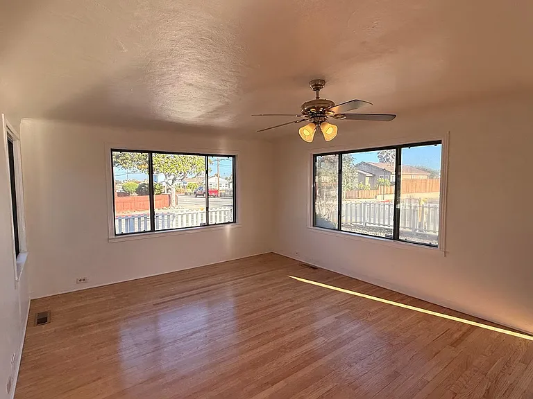 1462 Hilby Ave — Photo 4